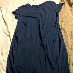 Excellent condition. Size medium maternity dress